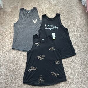 3 Old Navy tanks